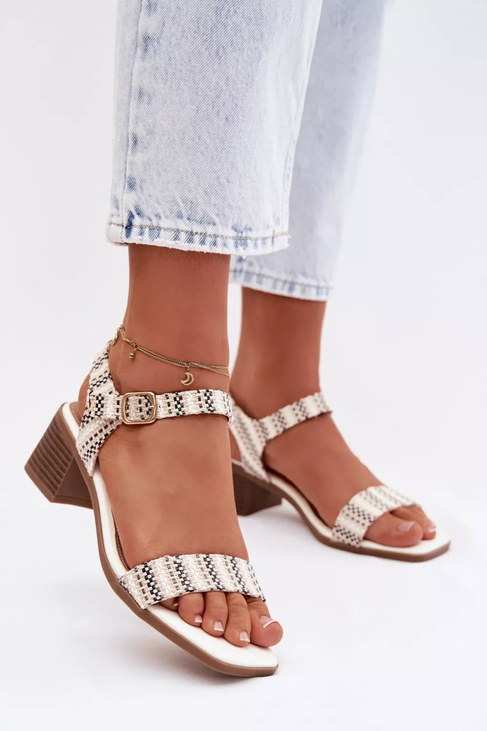 Aulinės basutės, modelis 225111 „Step in style“