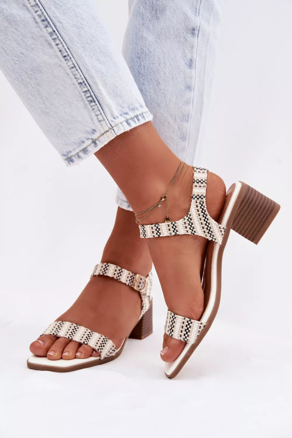 Aulinės basutės, modelis 225111 „Step in style“