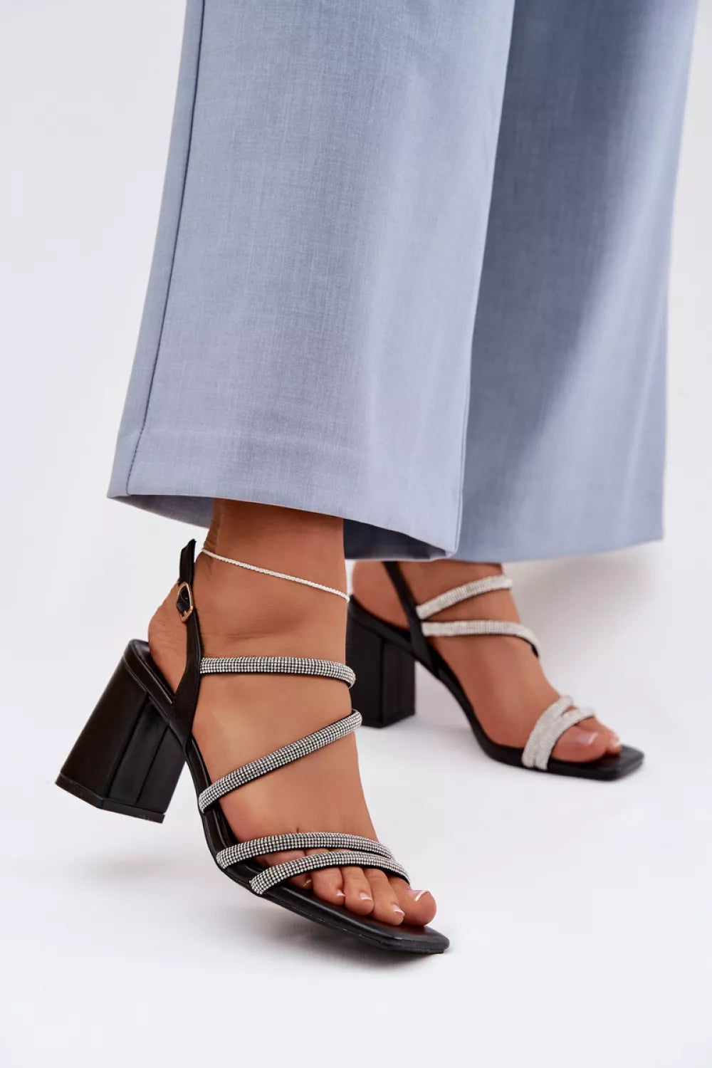 Aulinukai modelis 225208 Step in style
