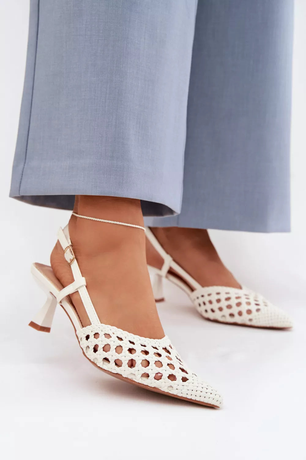 Basutės modelis 225223 Elegantiški žingsniai