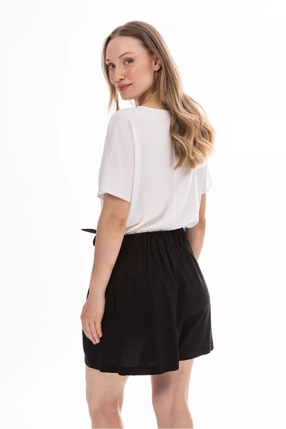 Šortai, modelis 225294 awama