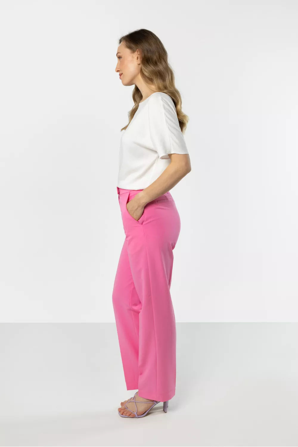 Moteriškos kelnės modelis 225321 awama
