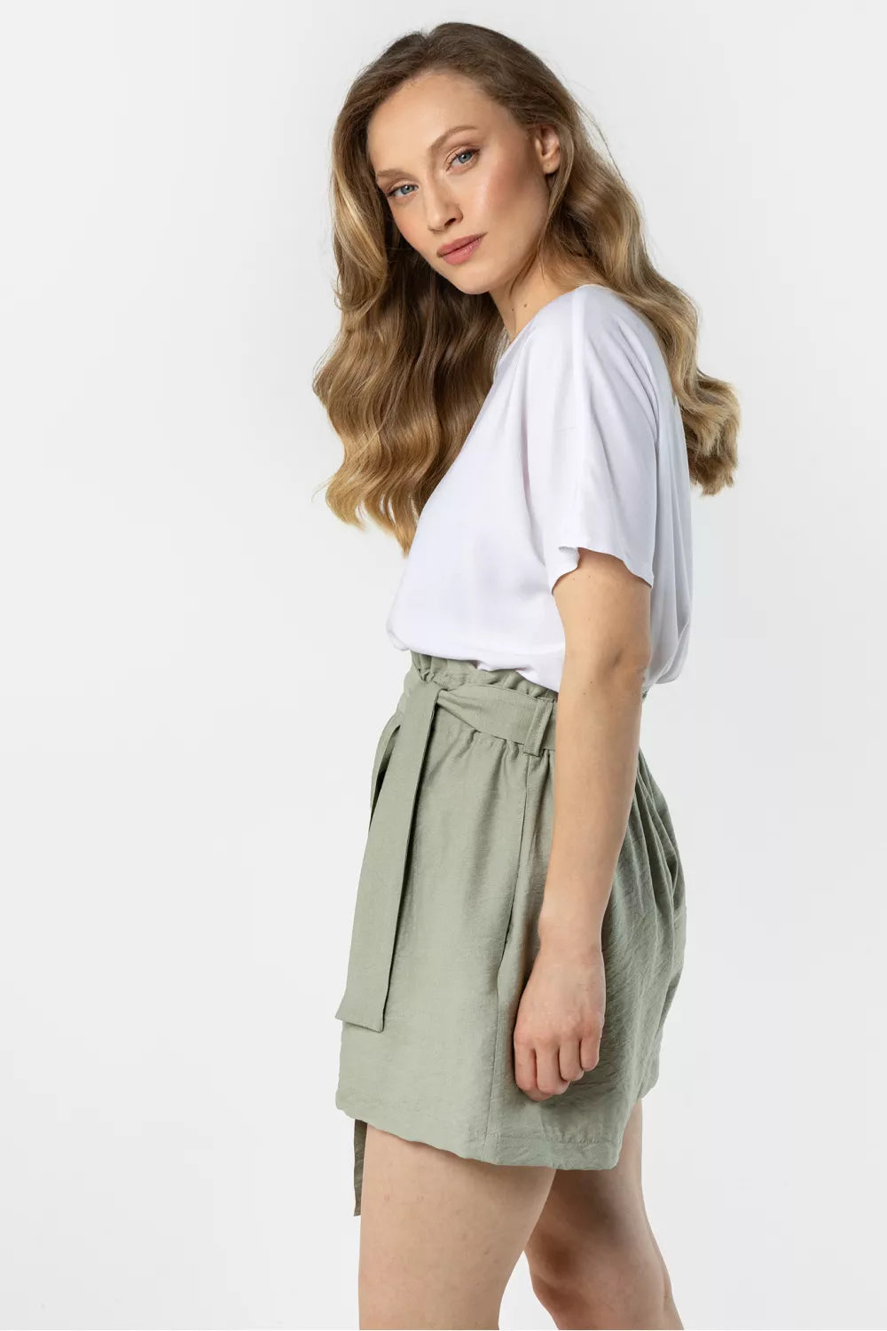Šortai modelis 225323 awama