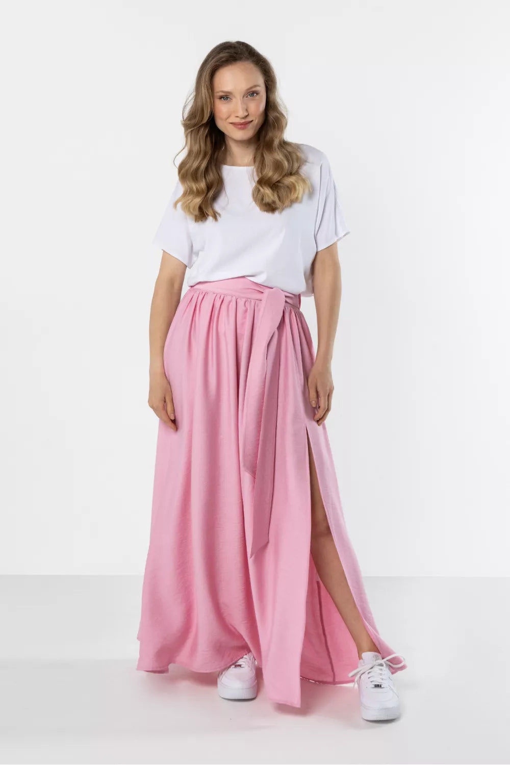 Ilga suknelė modelis 225332 awama