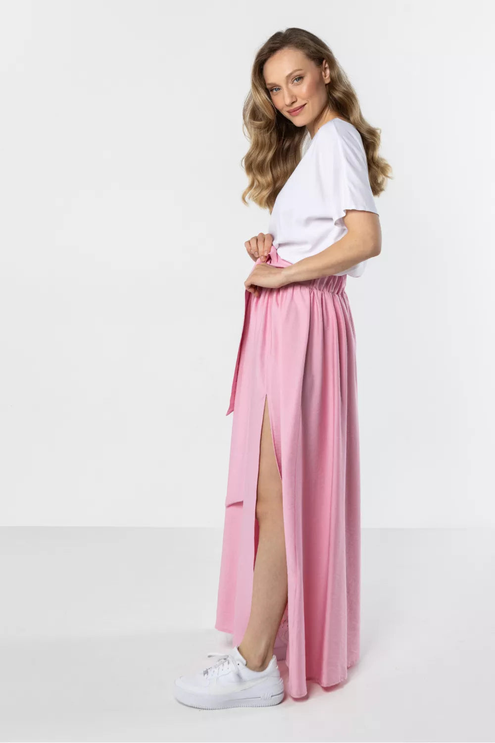 Ilga suknelė modelis 225332 awama