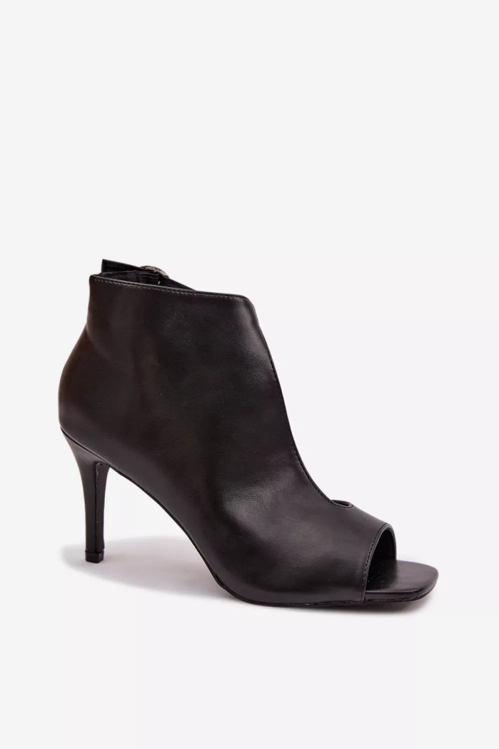Basutės ant kulno, modelis 225400 Step in style