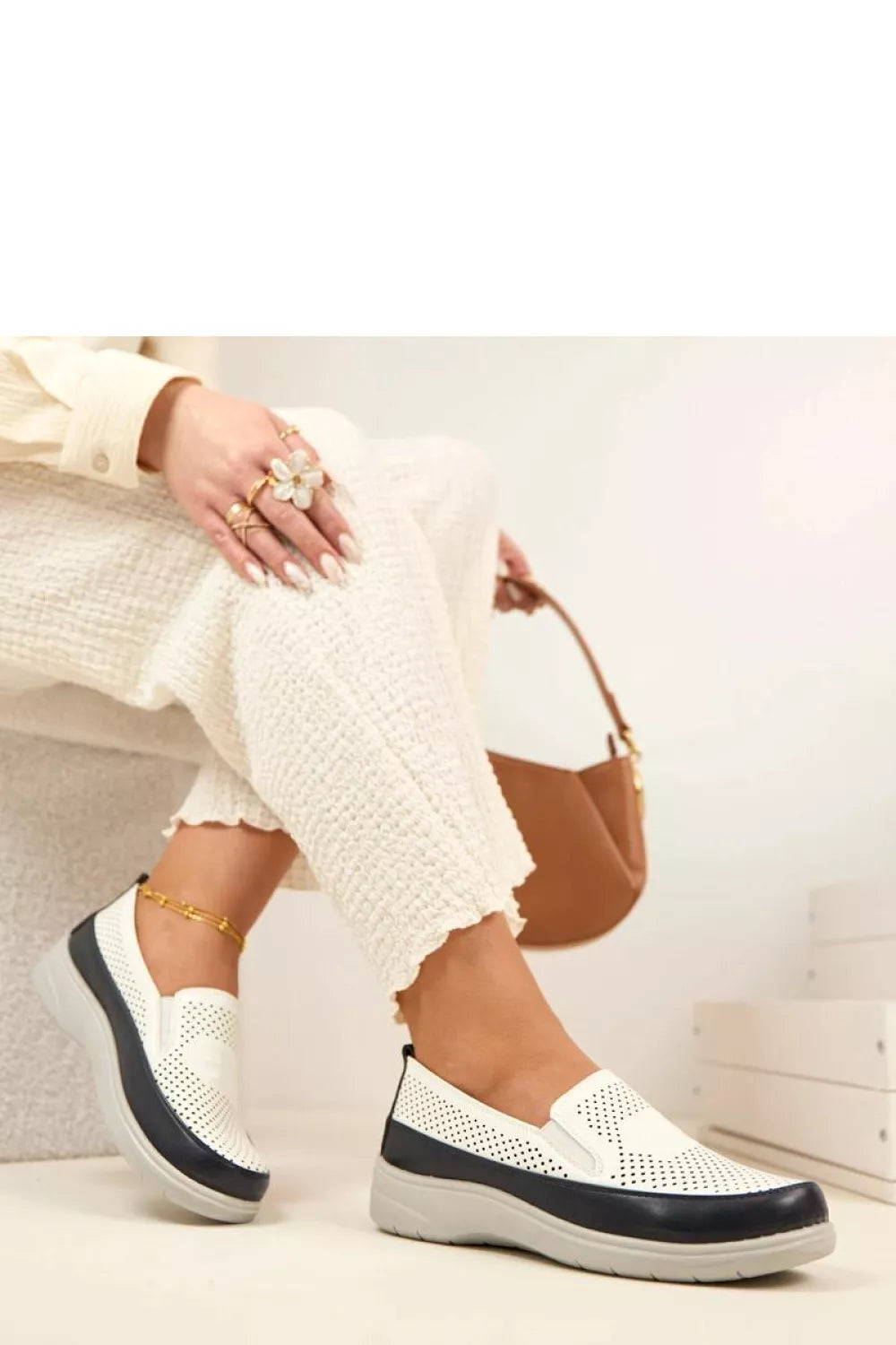 Pusbačiai modelis 225601 Solea
