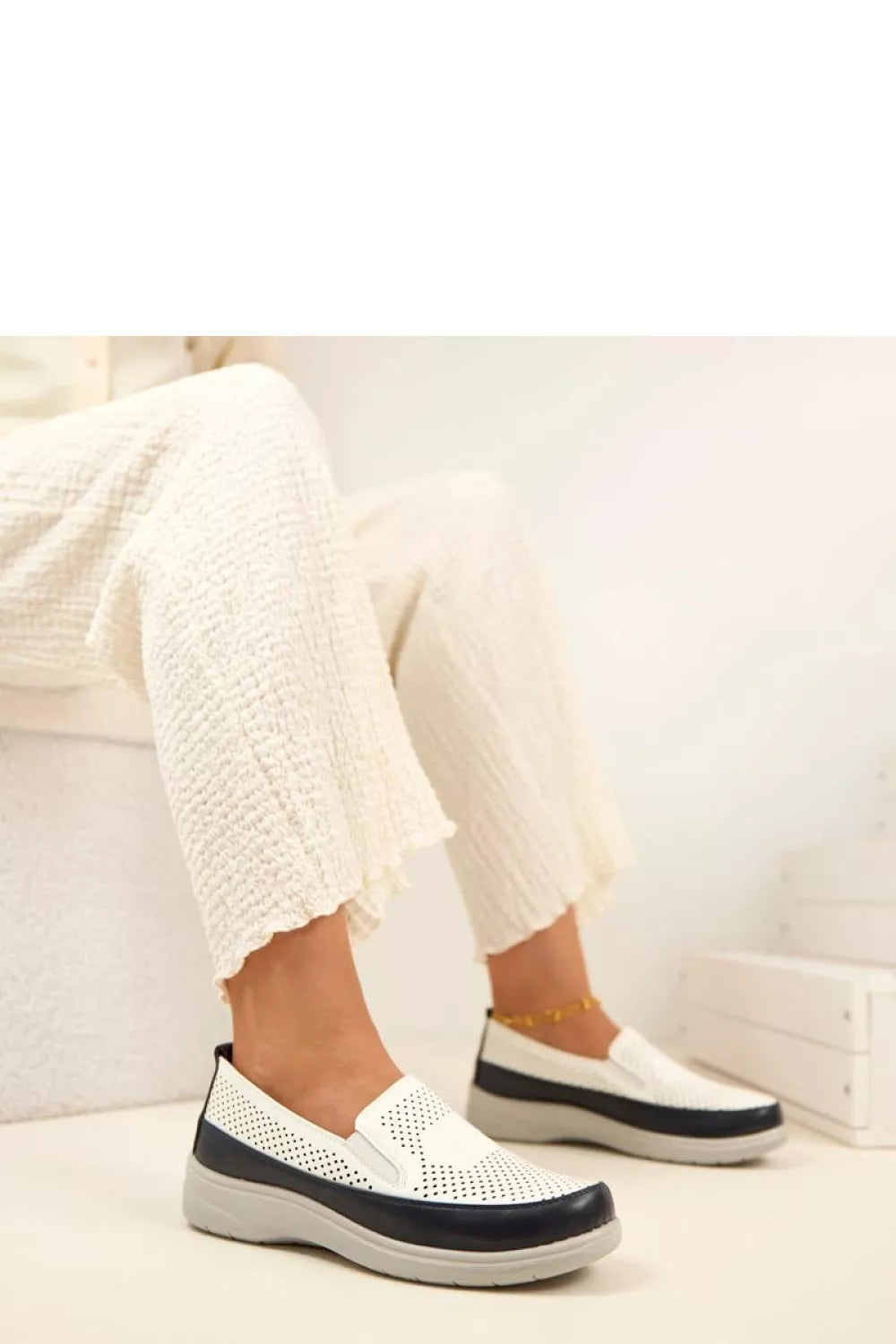 Pusbačiai modelis 225601 Solea