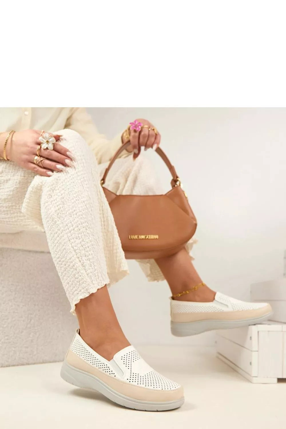 Pusbačiai modelis 225602 Solea