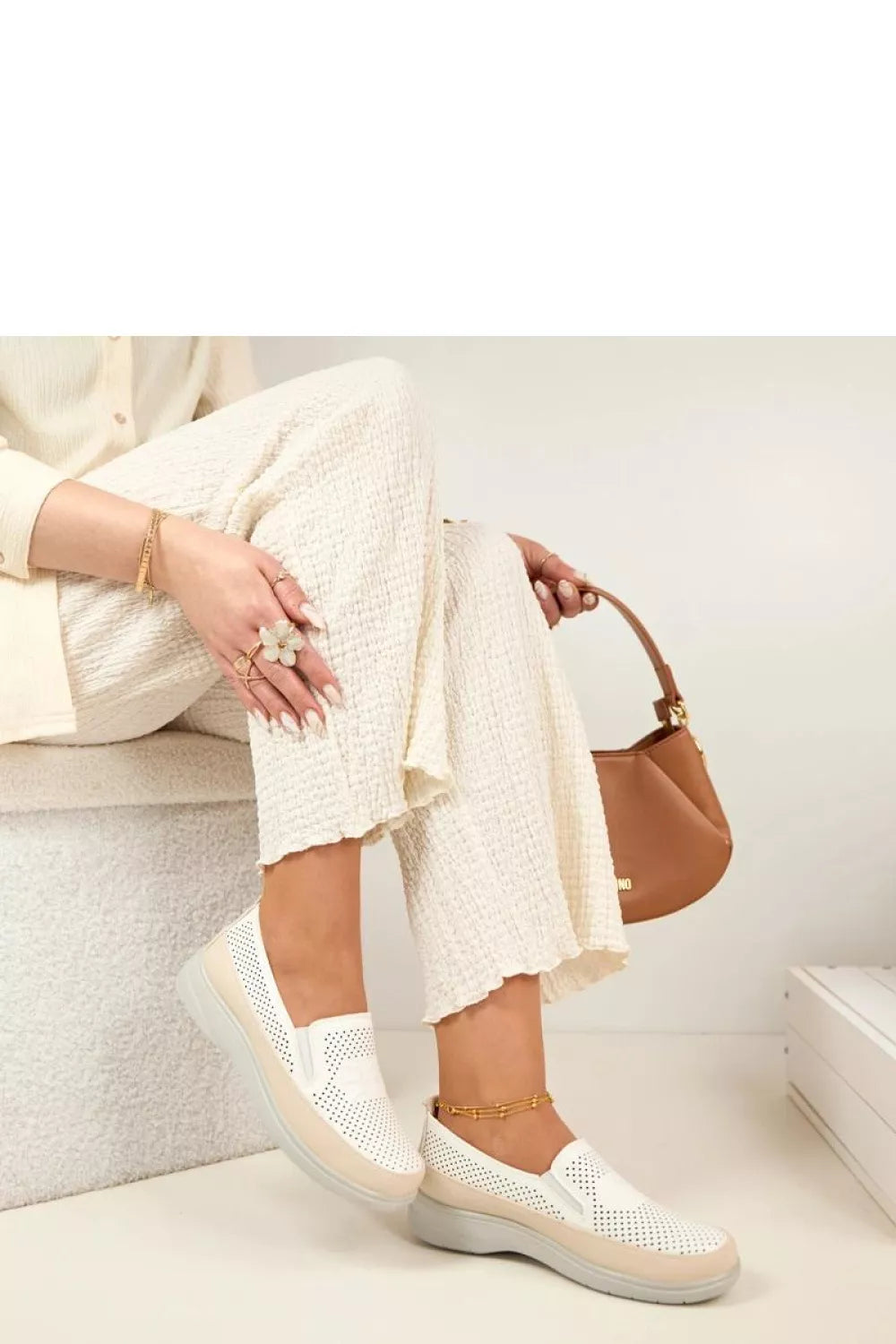 Pusbačiai modelis 225602 Solea