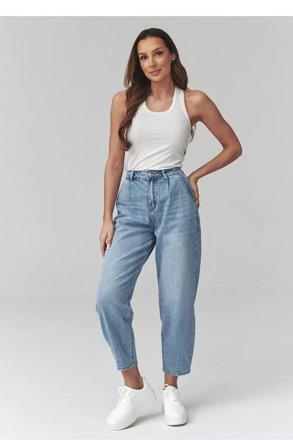 Džinsai modelis 225703 Makadamia