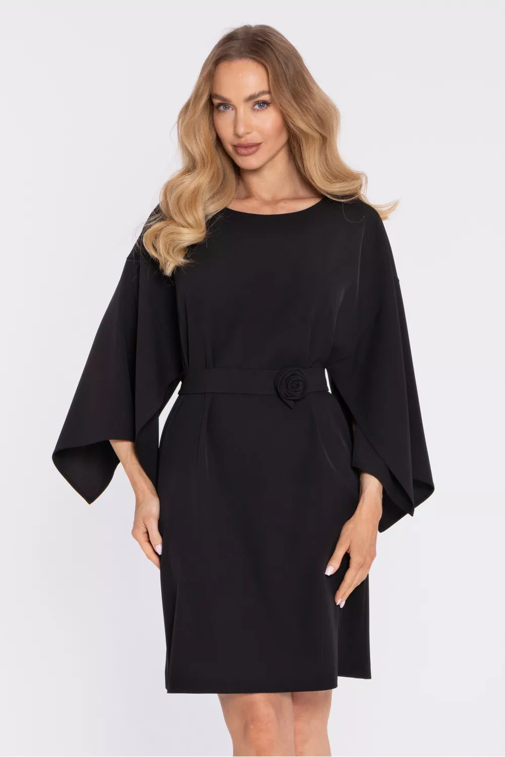 Kokteilinė suknelė modelis 225918 Moe