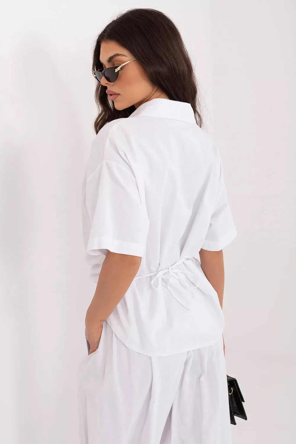 Trumpių rankovių marškiniai, modelis 226021 Italy Moda