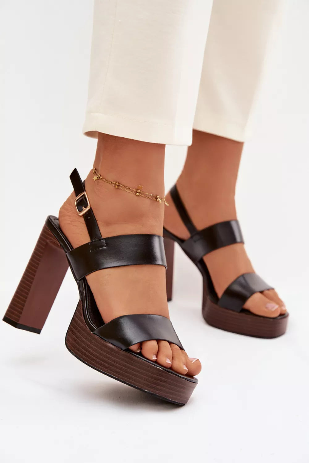 Basutės su kulnu modelis 226116 Step in style