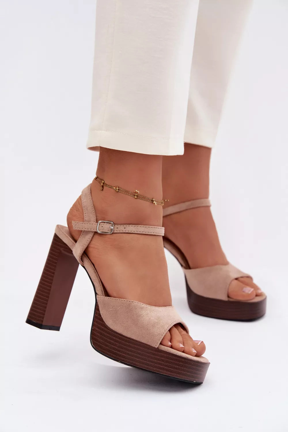 Basutės su kulnu, modelis 226117 Step in style
