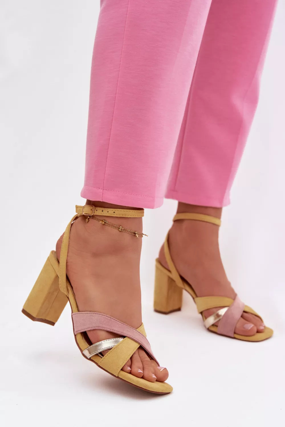 Basutės su kulnu modelis 226336 Step in style