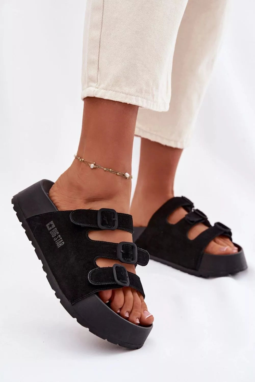 Šlepetės per pirštą modelis 226347 Step in style