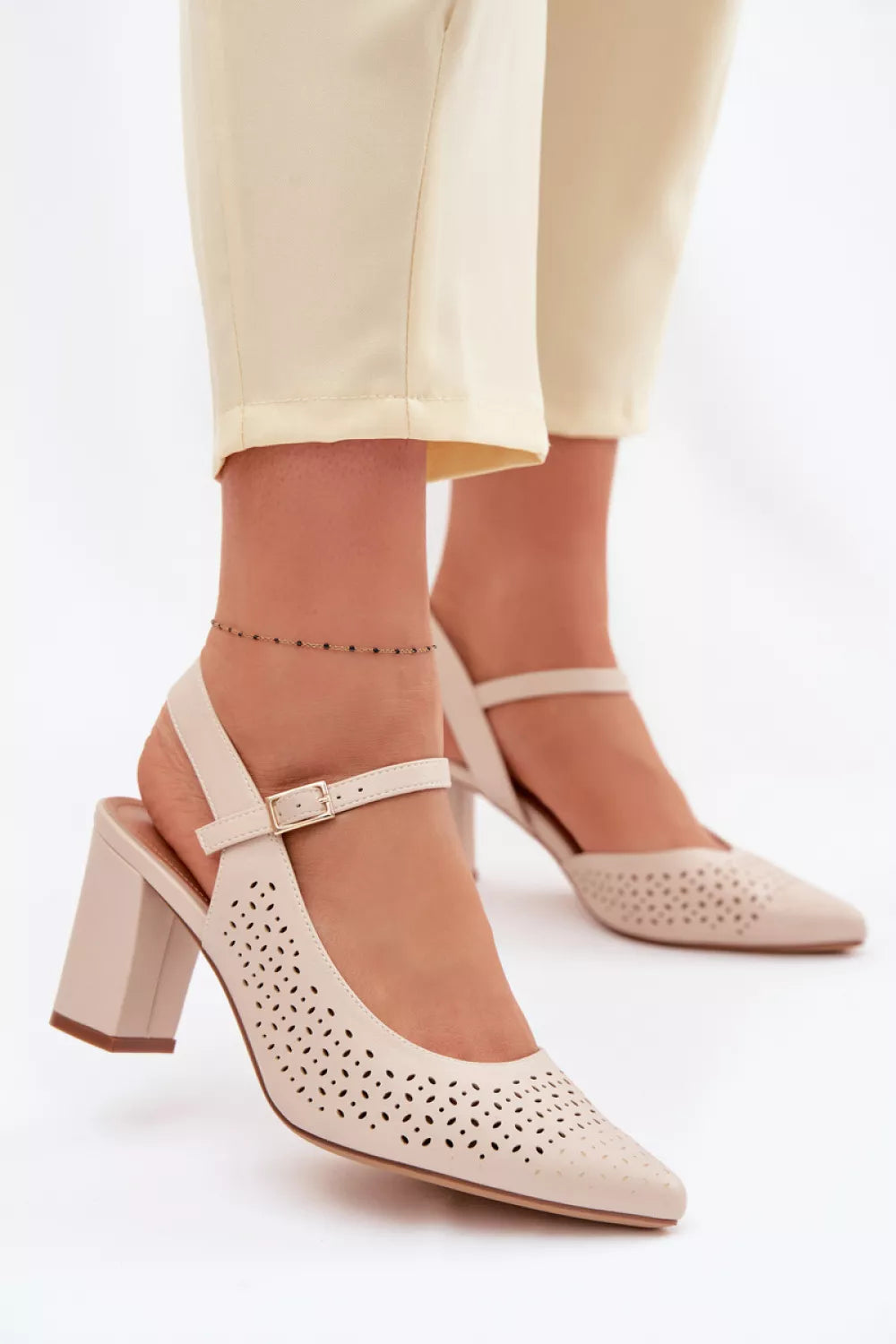Basutės aukštu kulnu modelis 226504 Step in style