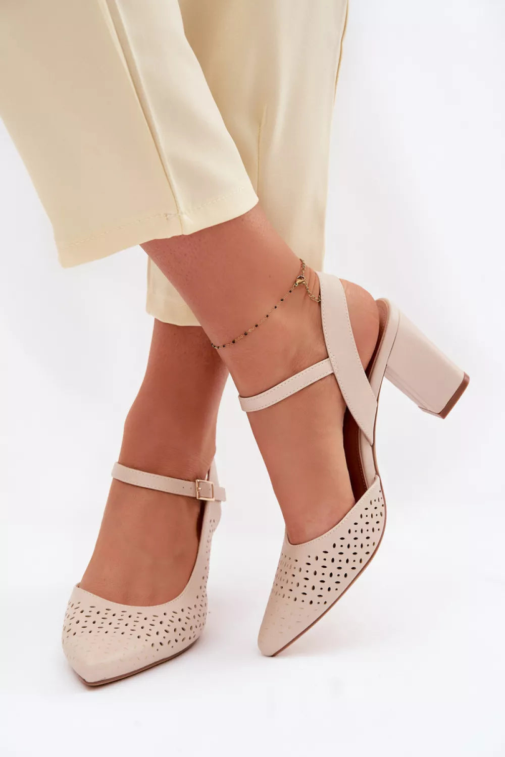 Basutės aukštu kulnu modelis 226504 Step in style