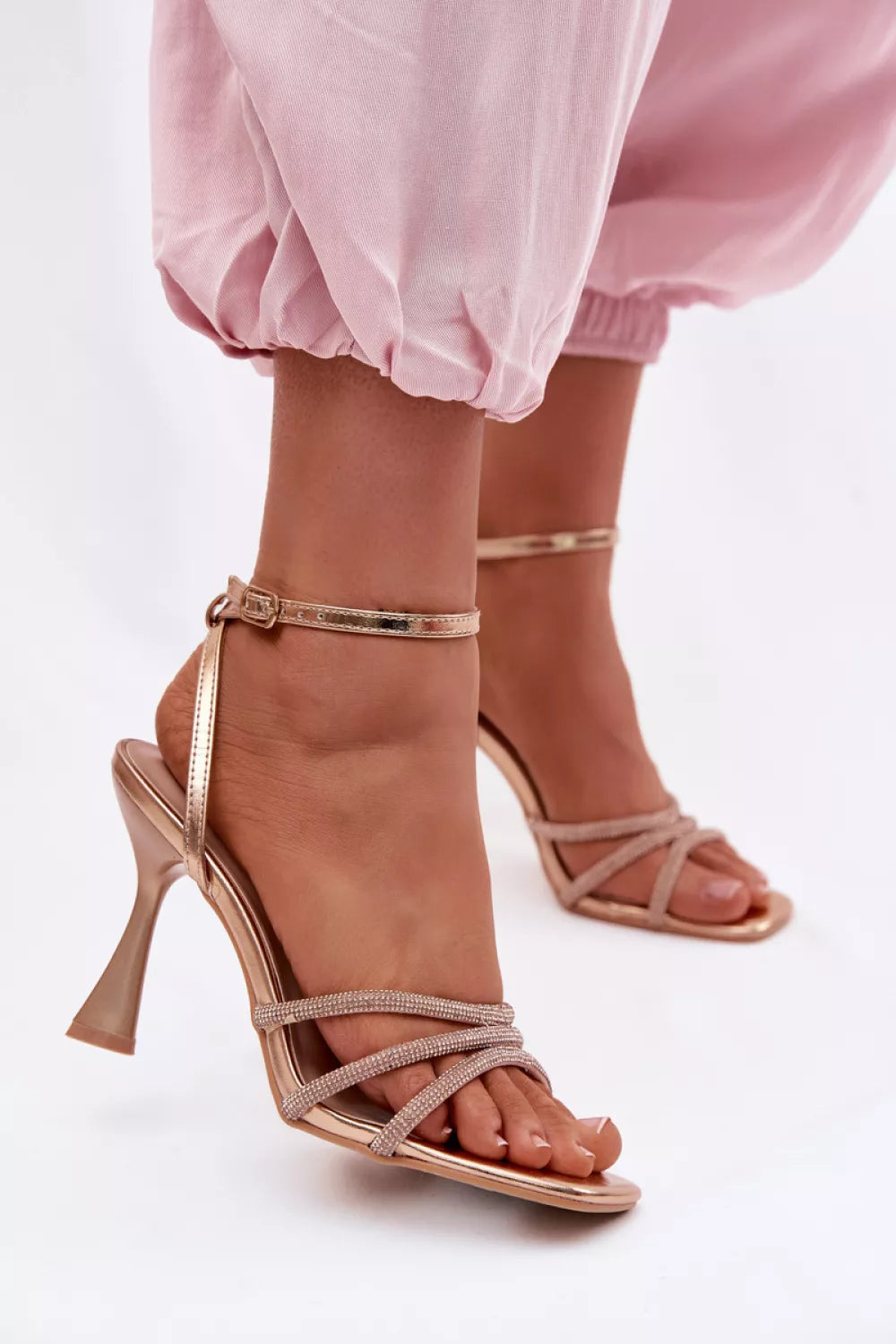 Basutės su kulnu modelis 226508 Step in style