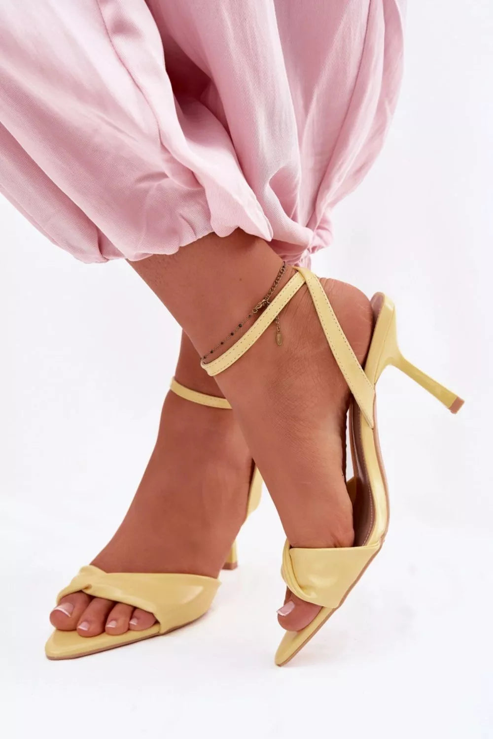 Basutės su kulnu, modelis 226516 Step in style