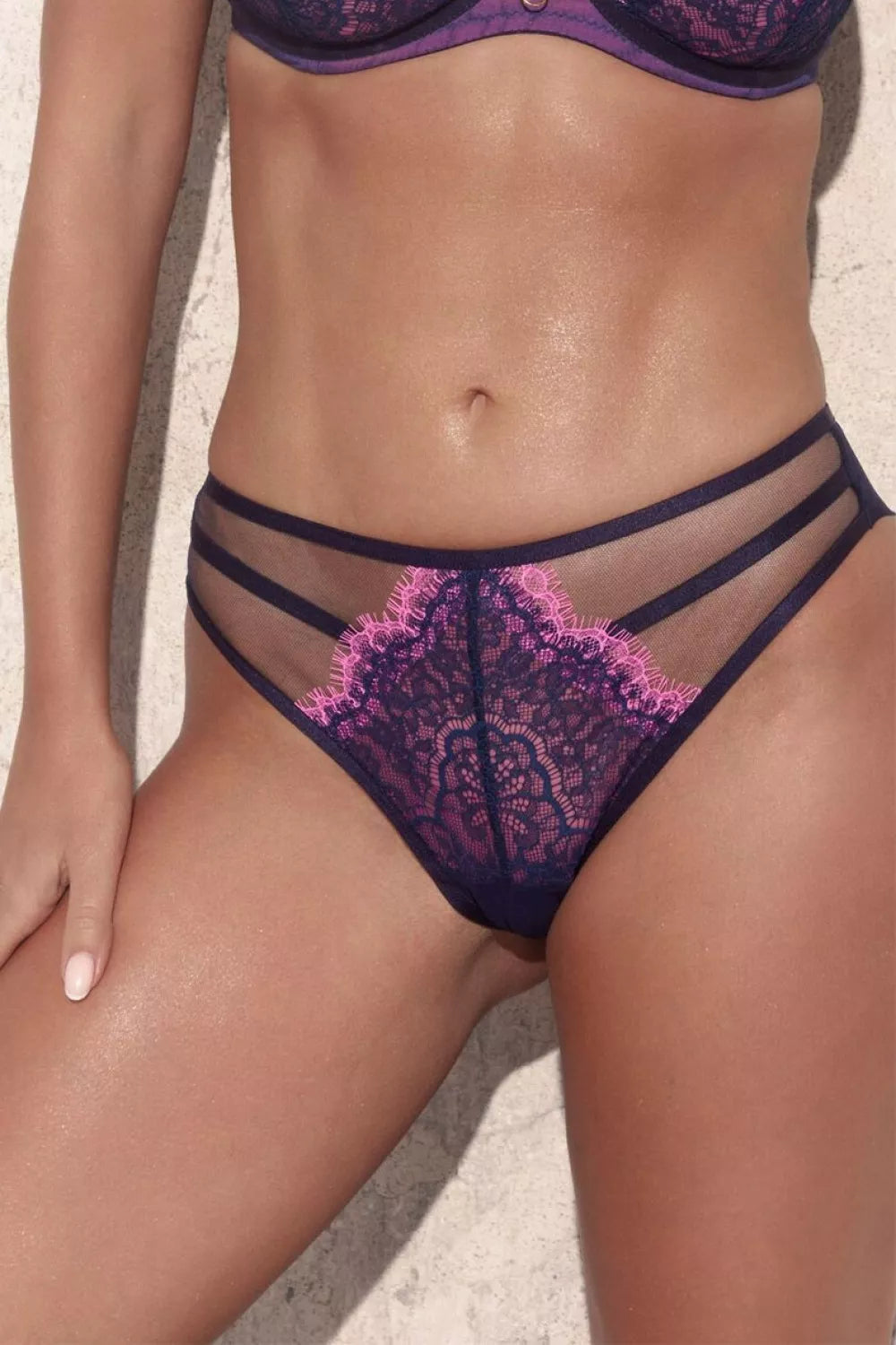 Brazilietiško stiliaus kelnaitės modelis 226731 Kinga