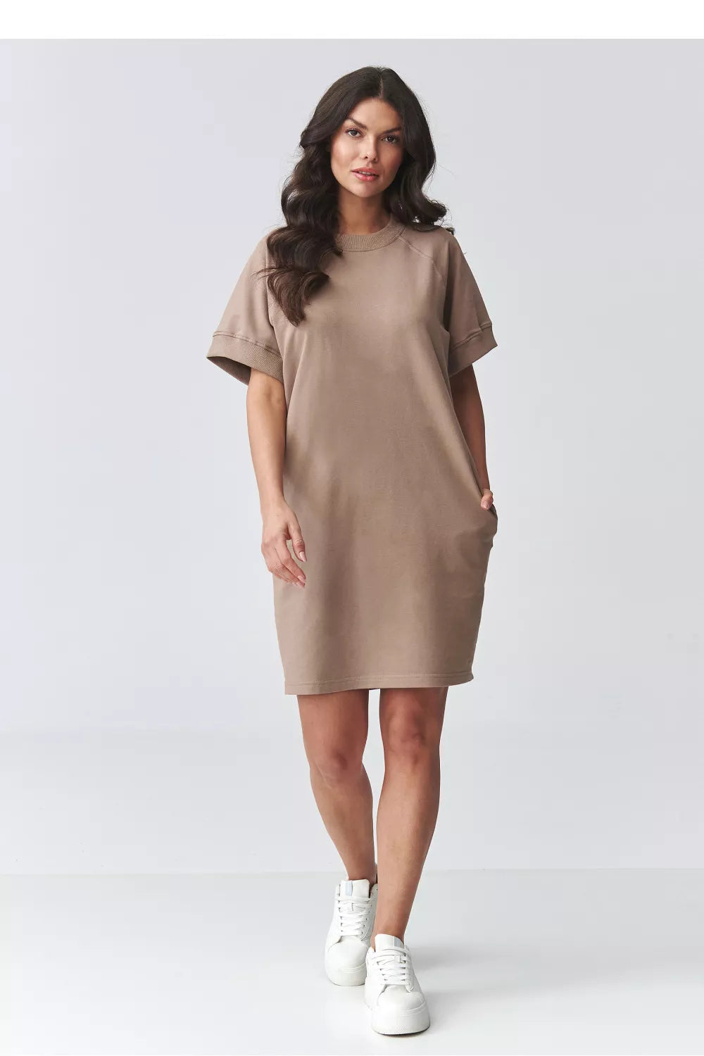 Suknelė kasdienai modelis 226888 Makadamia