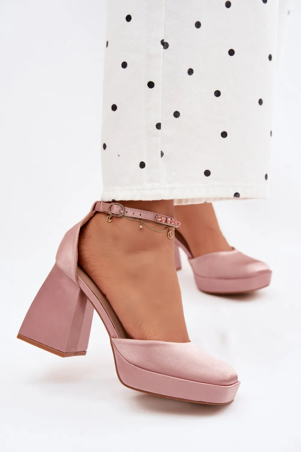 Basutės aukštu kulnu, modelis 226915 Step in style