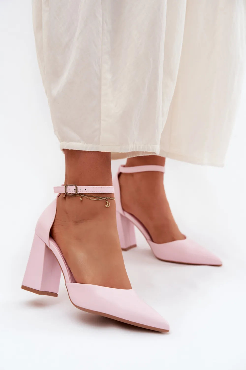 Kulniuko tipo aukštakulniai bateliai modelis 227165 Step in style