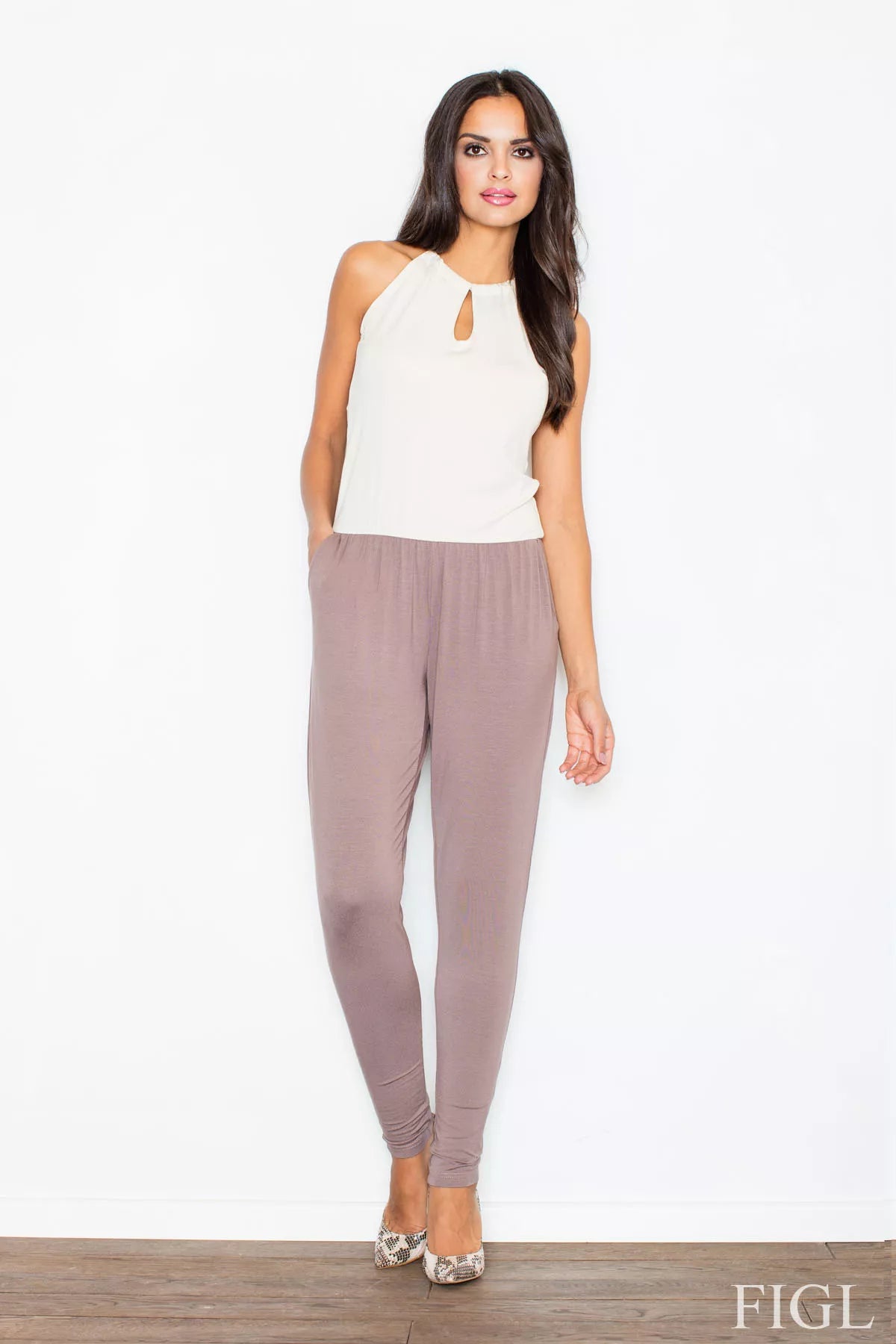 Kostiumas, modelis 49932 Figl
