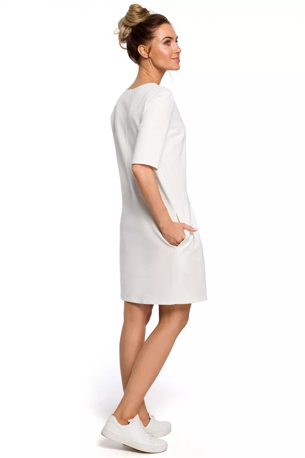 Dieninė suknelė, modelis 127557 Moe - Drabužių didmeninė prekyba internetu, Moterų mada, Avalynė, Apatinis trikotažas - Matterhorn