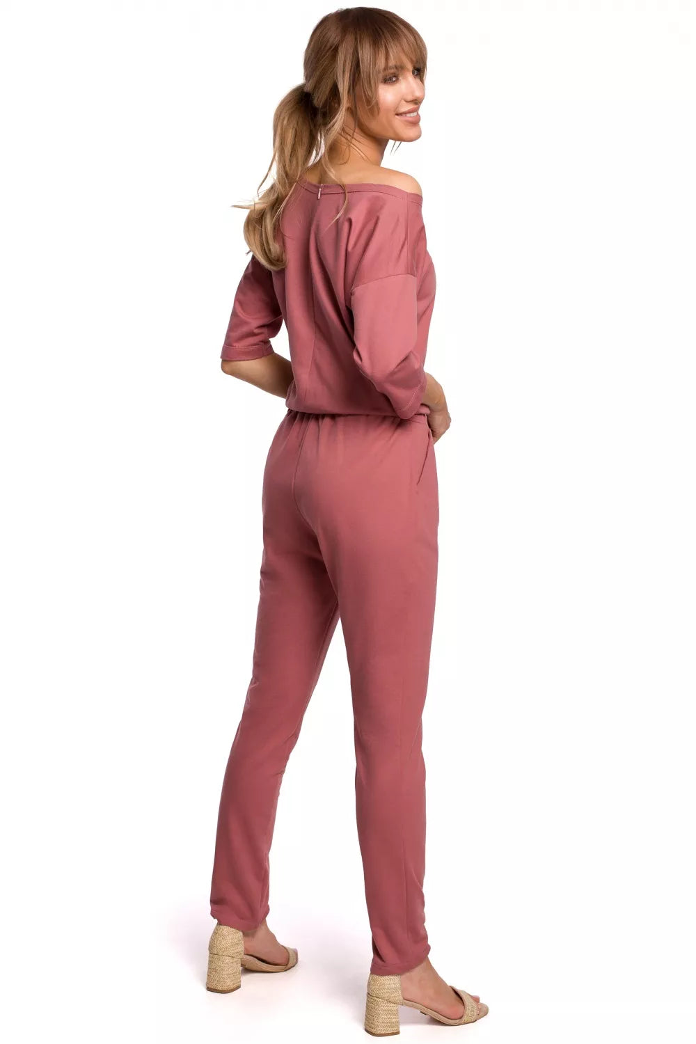 Kostiumas, modelis 142252 Moe