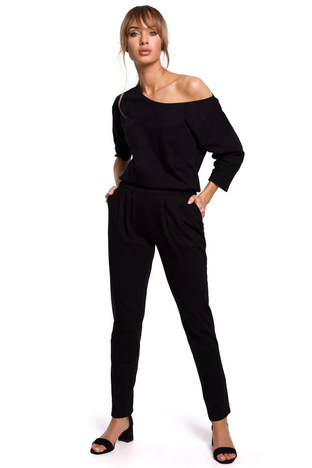 Kostiumas, modelis 142253 Moe