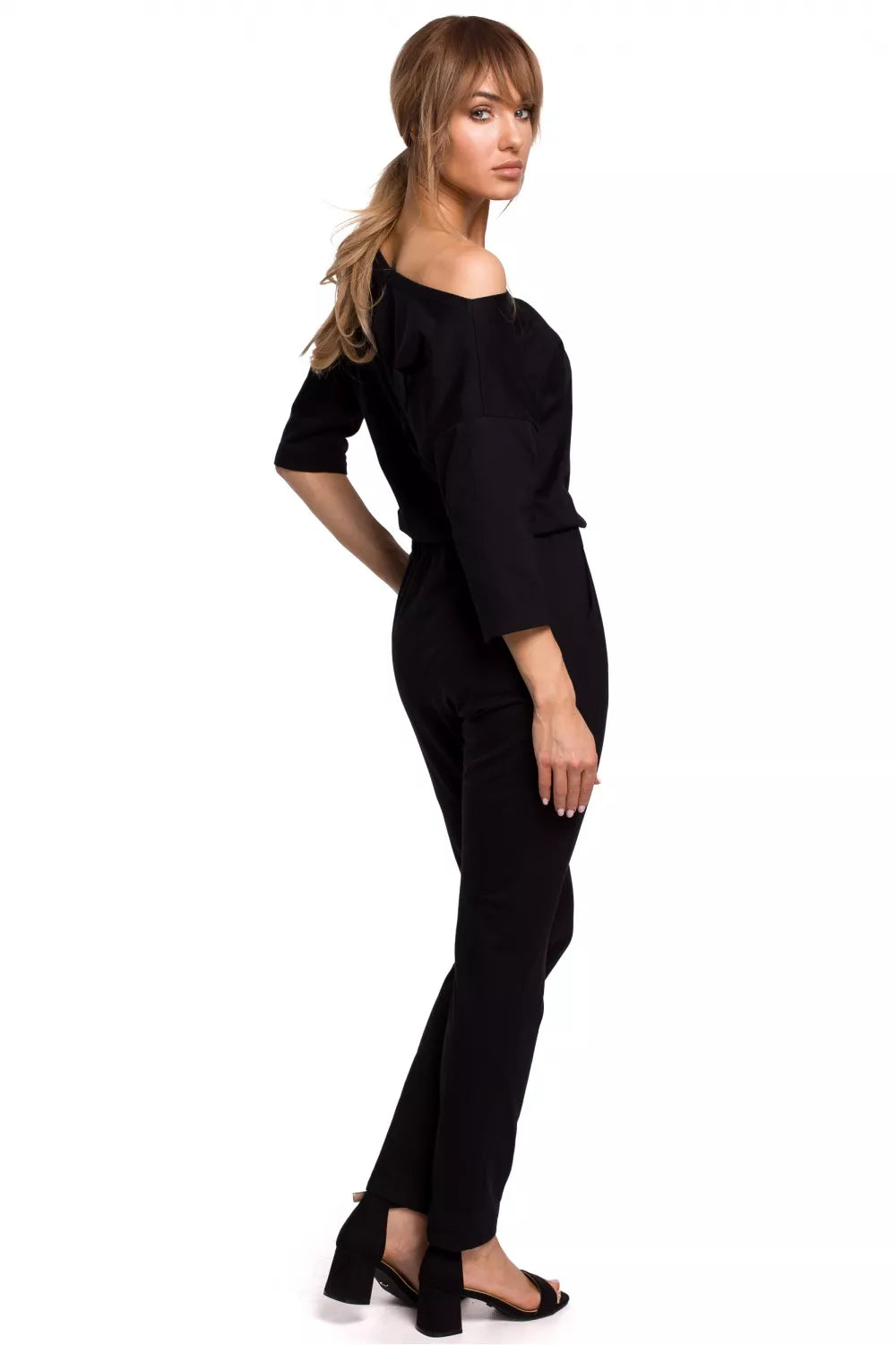 Kostiumas, modelis 142253 Moe