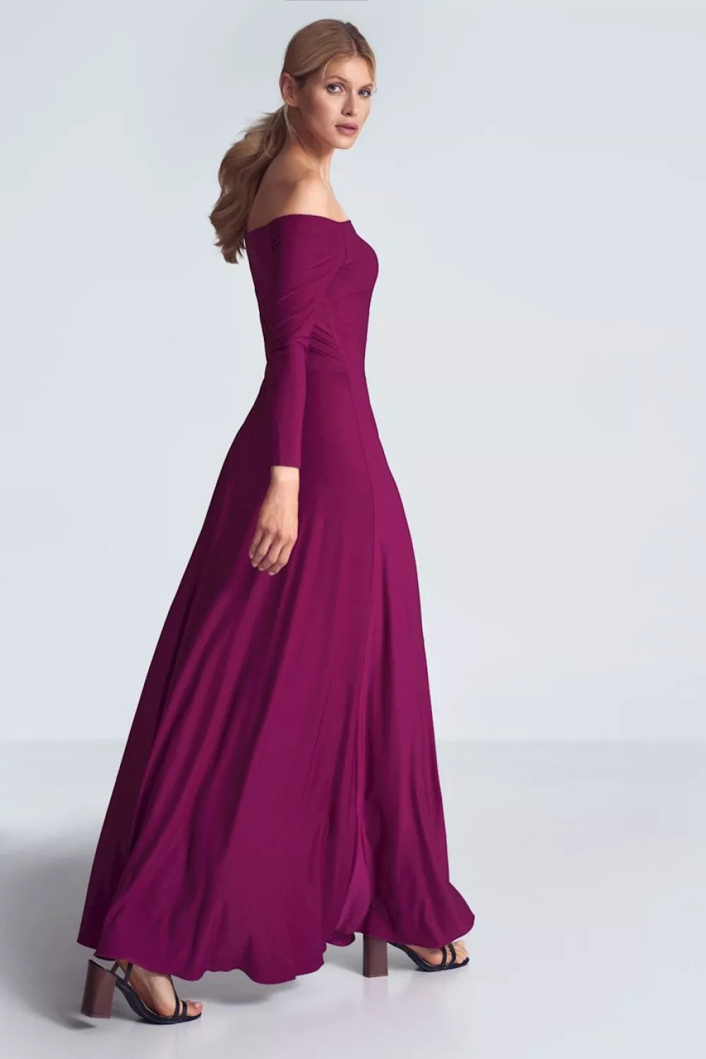 Ilga suknelė, modelis 147922, Figl