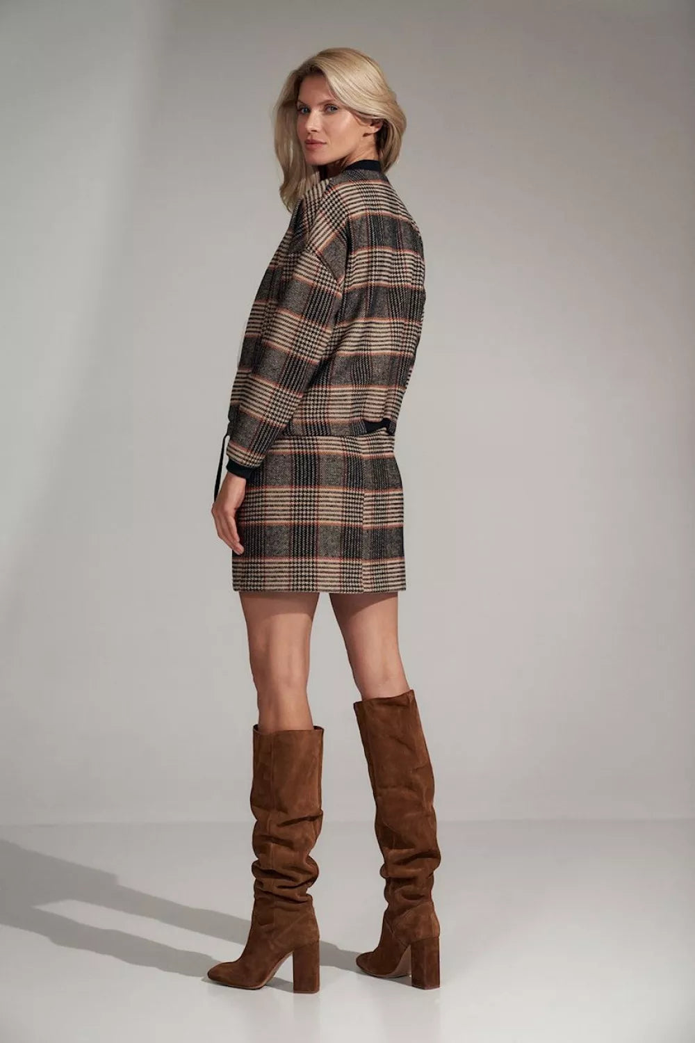 Trumpas sijonas, modelis 150904, Figl