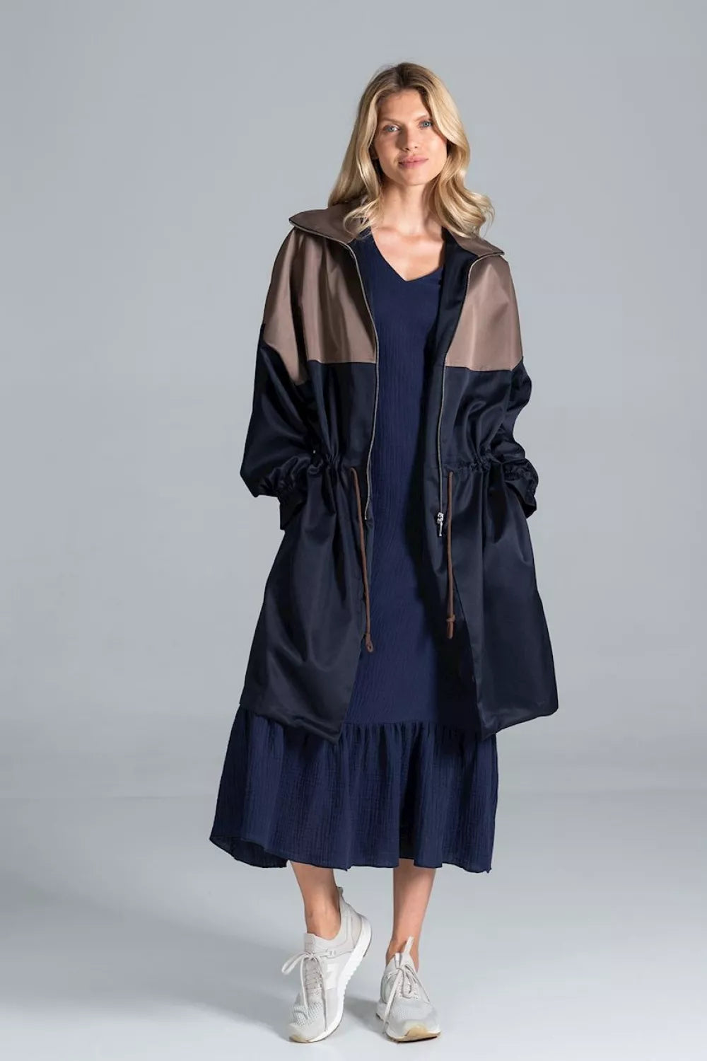Paltas, modelis 157553, Figl