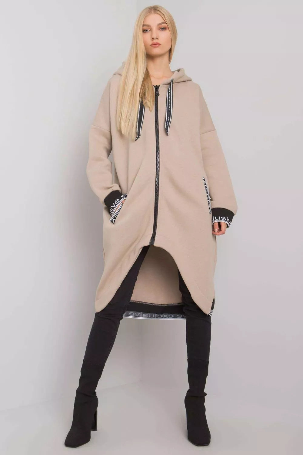 Džemperis, modelis 159851 Aktualumas