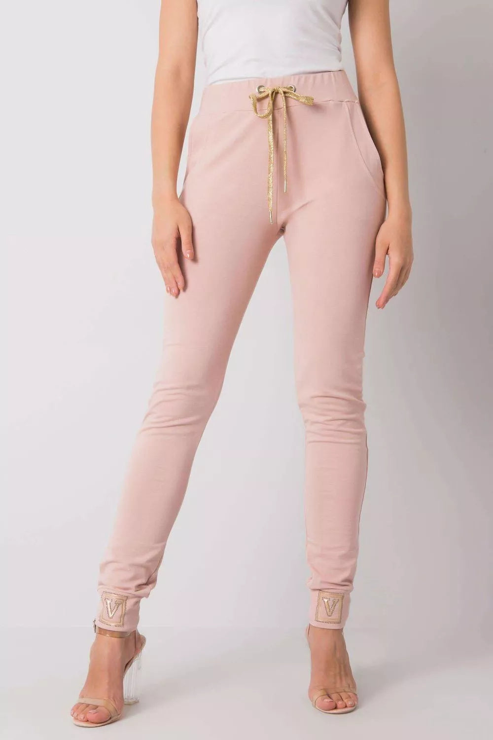 Sportinių kelnių modelis 166736 Aktualumas