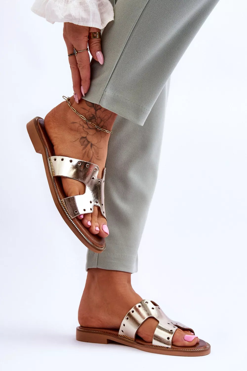 Šlepetės, modelis 179078. Ženkite į stilių.