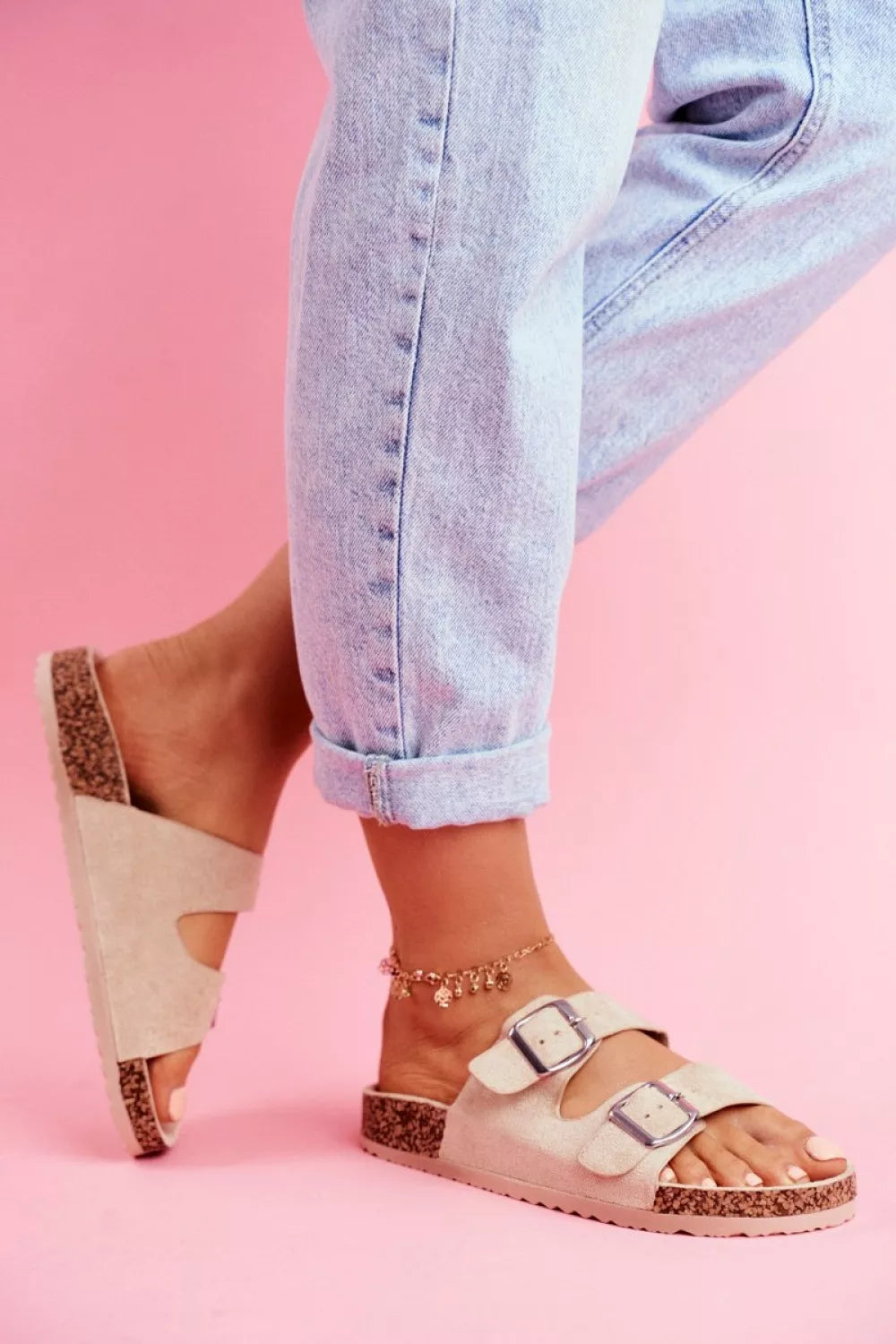 Šlepetės, modelis 180692 – ženkite į stilių