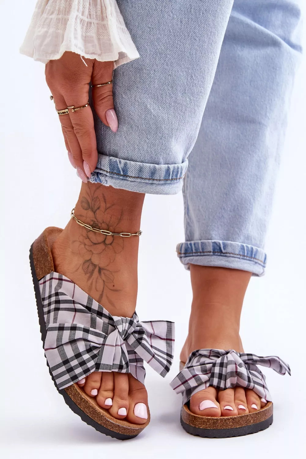 Šlepetės, modelis 182392. Ženkite į stilių