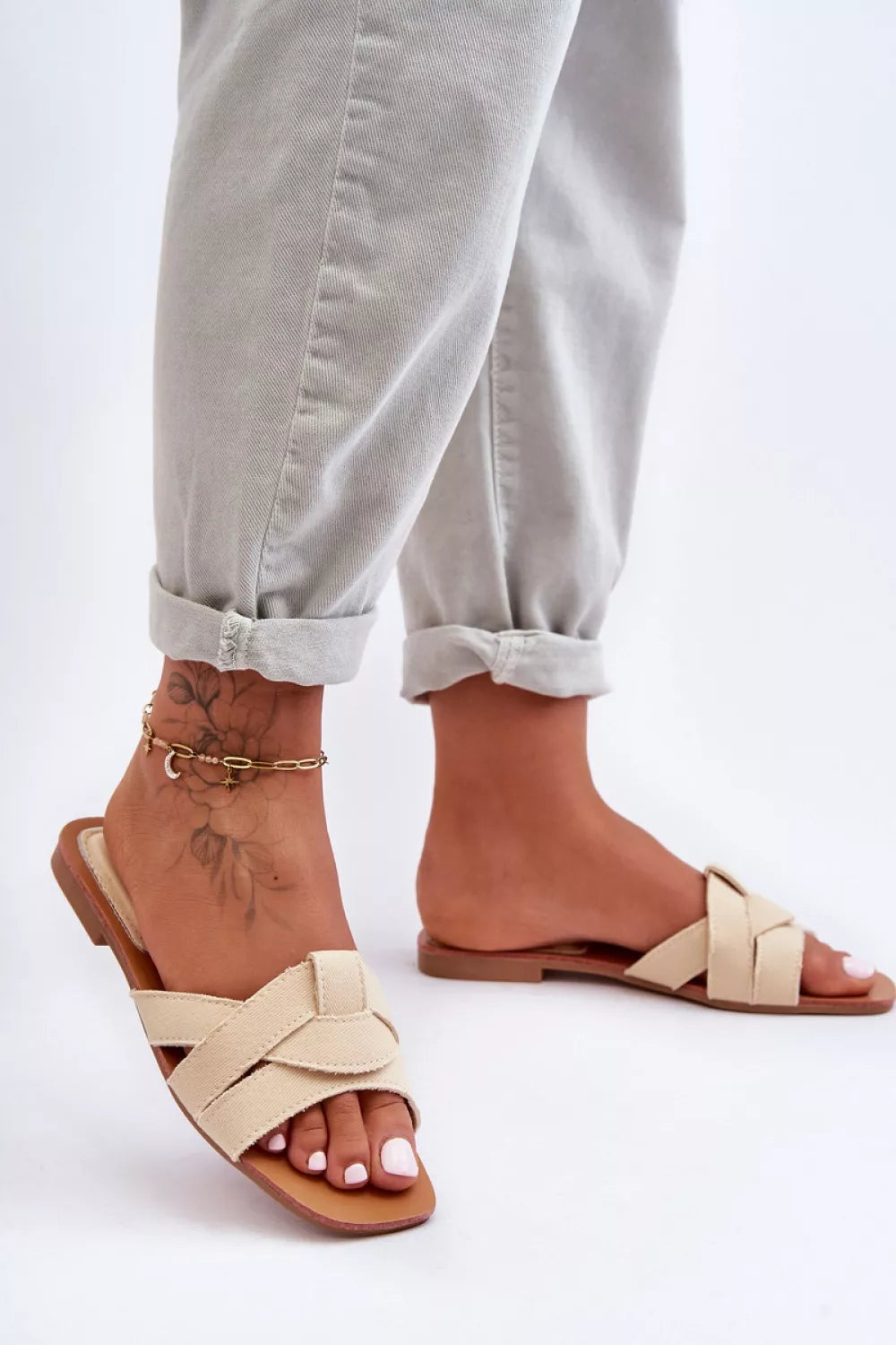 Šlepetės, modelis 183493. Ženkite į stilių