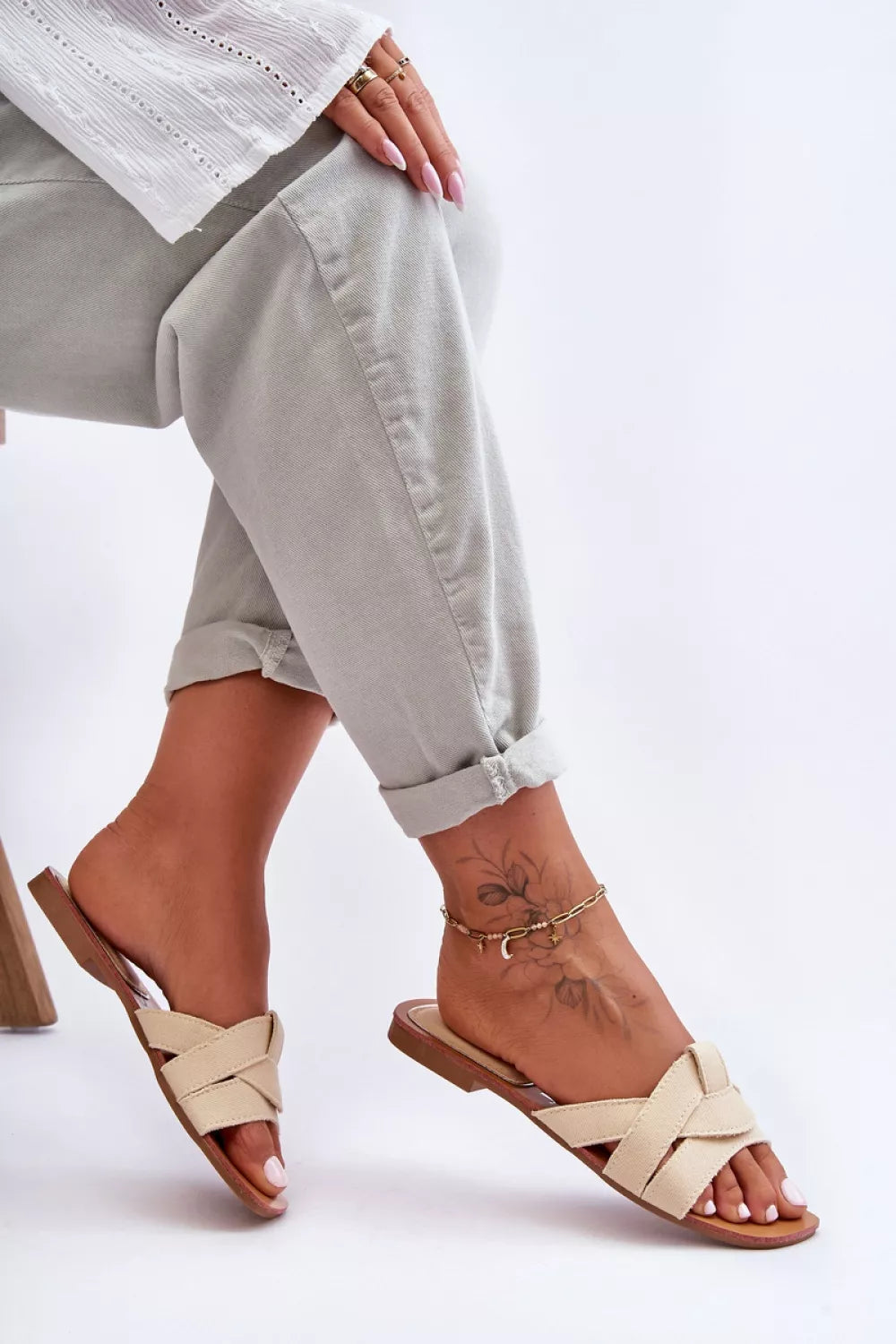 Šlepetės, modelis 183493. Ženkite į stilių