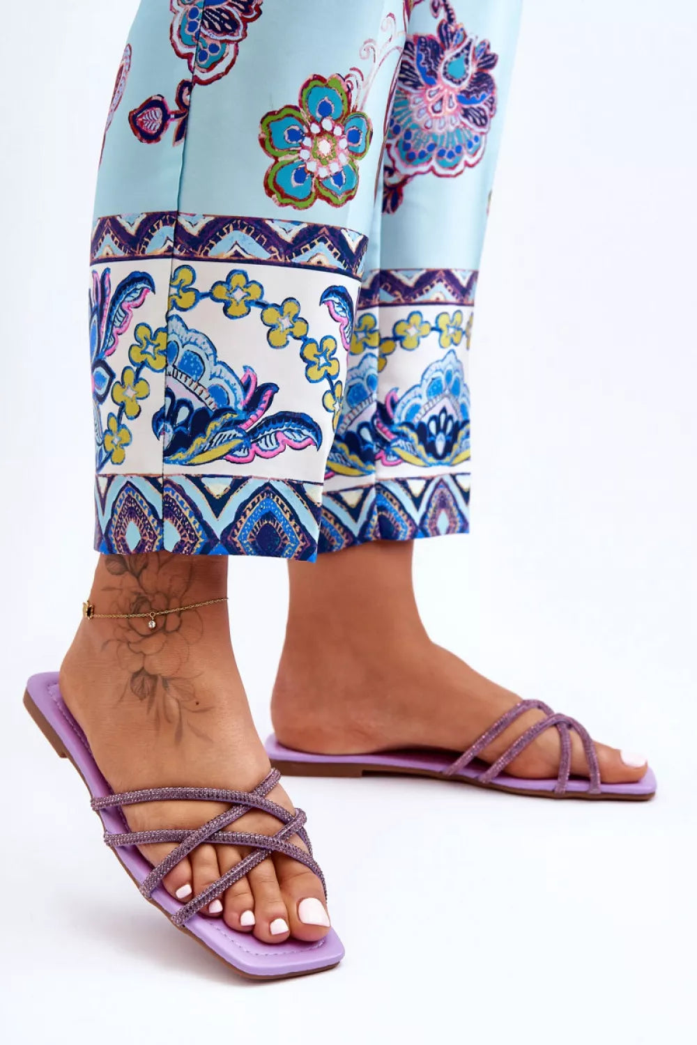 Šlepetės, modelis 183619 – ženkite į stilių