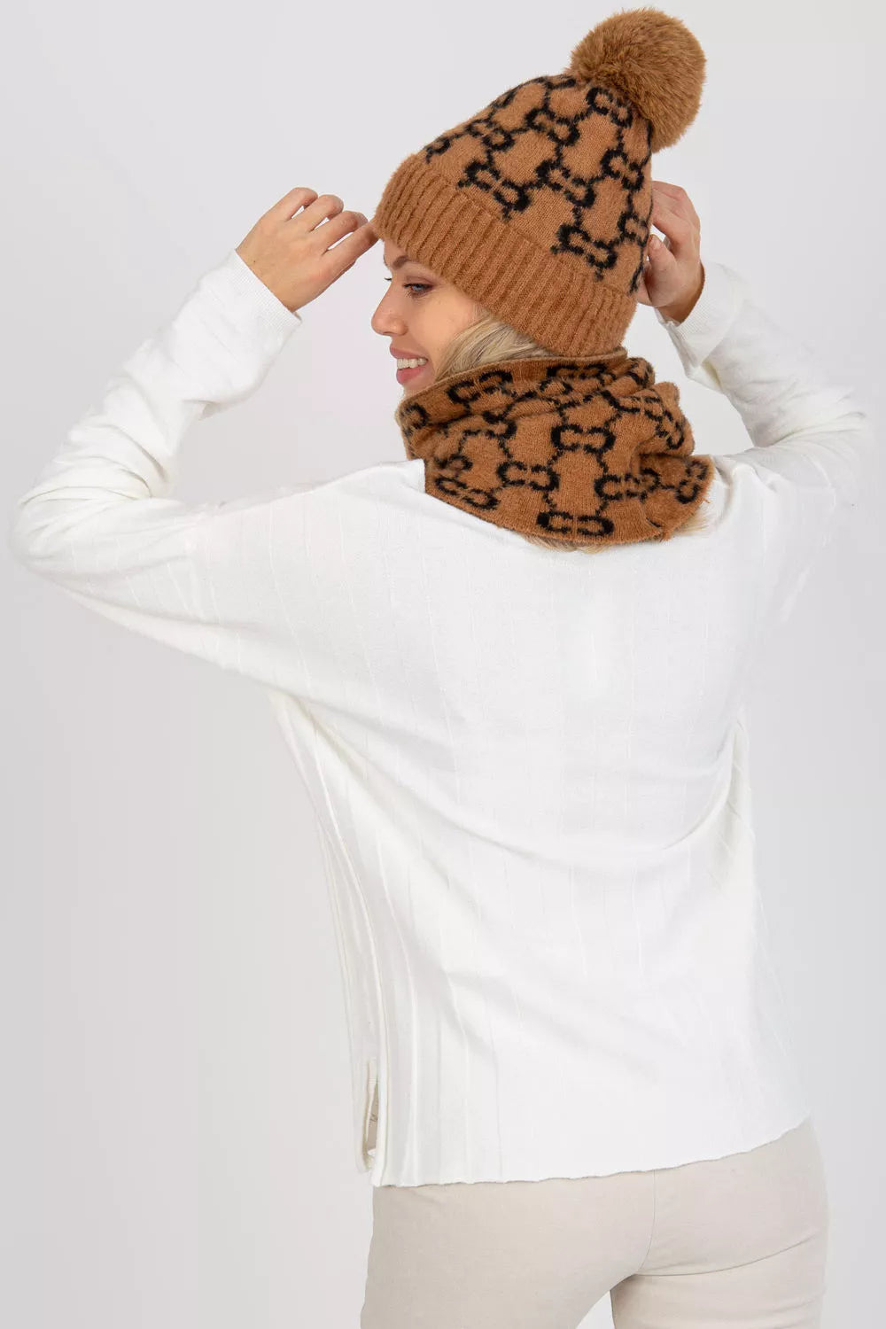 Kepurė modelis 185913 AT