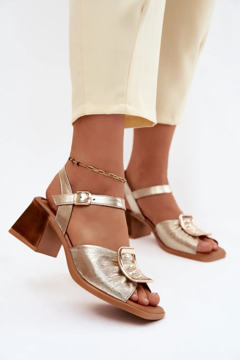 Basutės aukštu kulnu, modelis 227902 Step in style