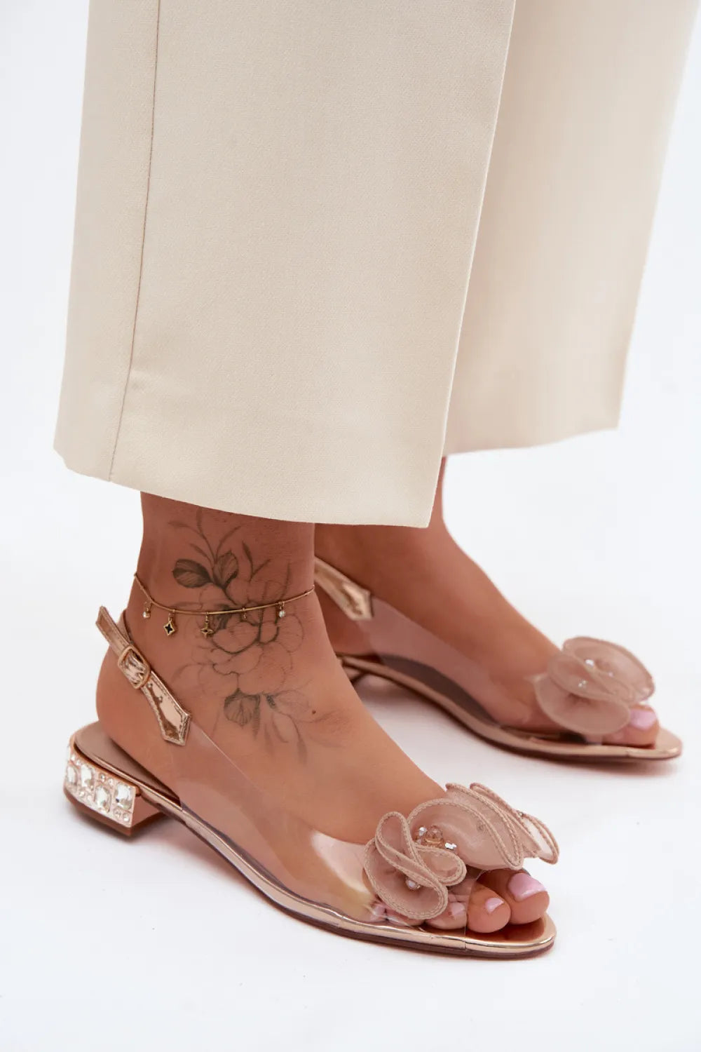 Basutės modelis 228126 Step in style