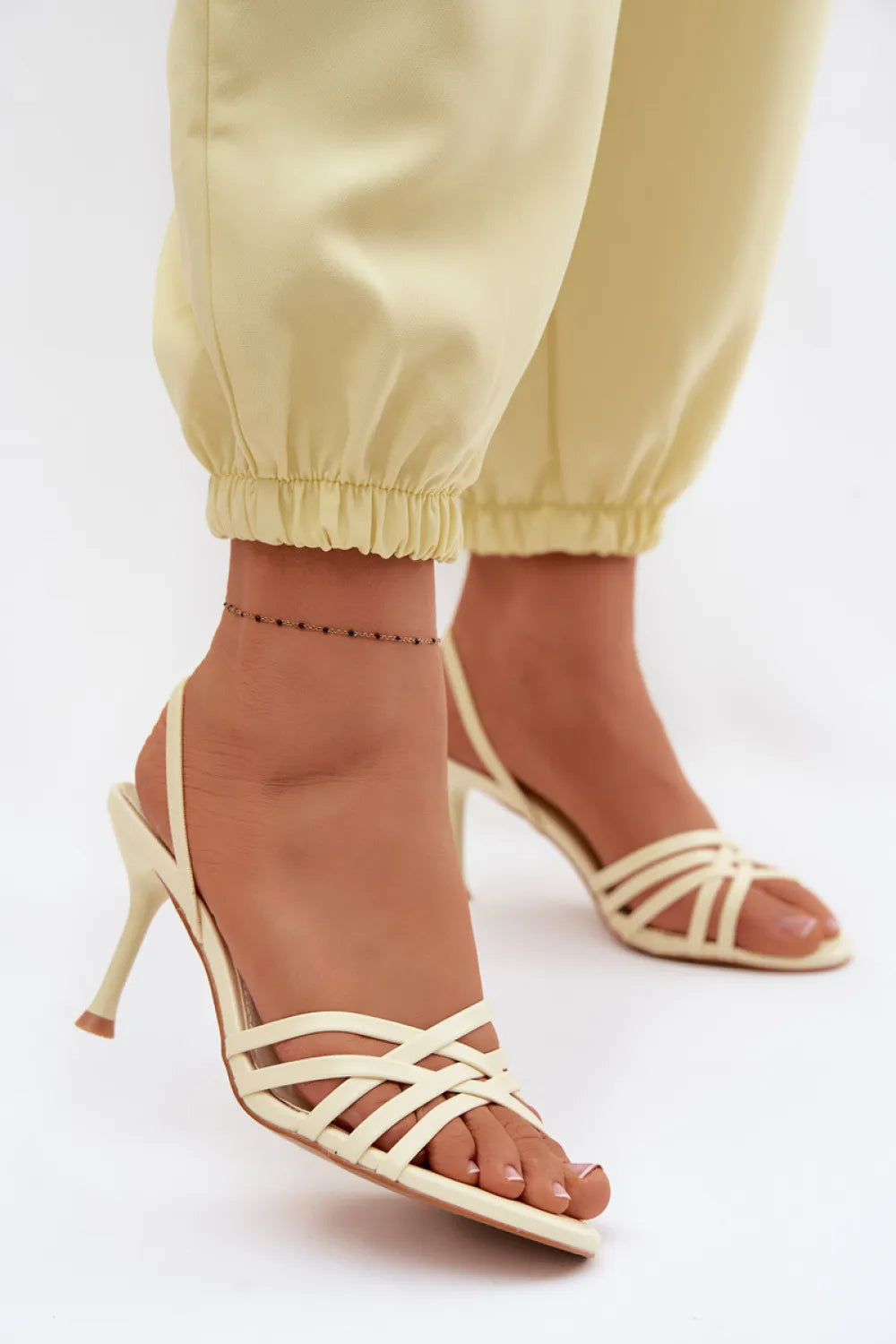 Basutės su kulnu, modelis 227437, Step in style