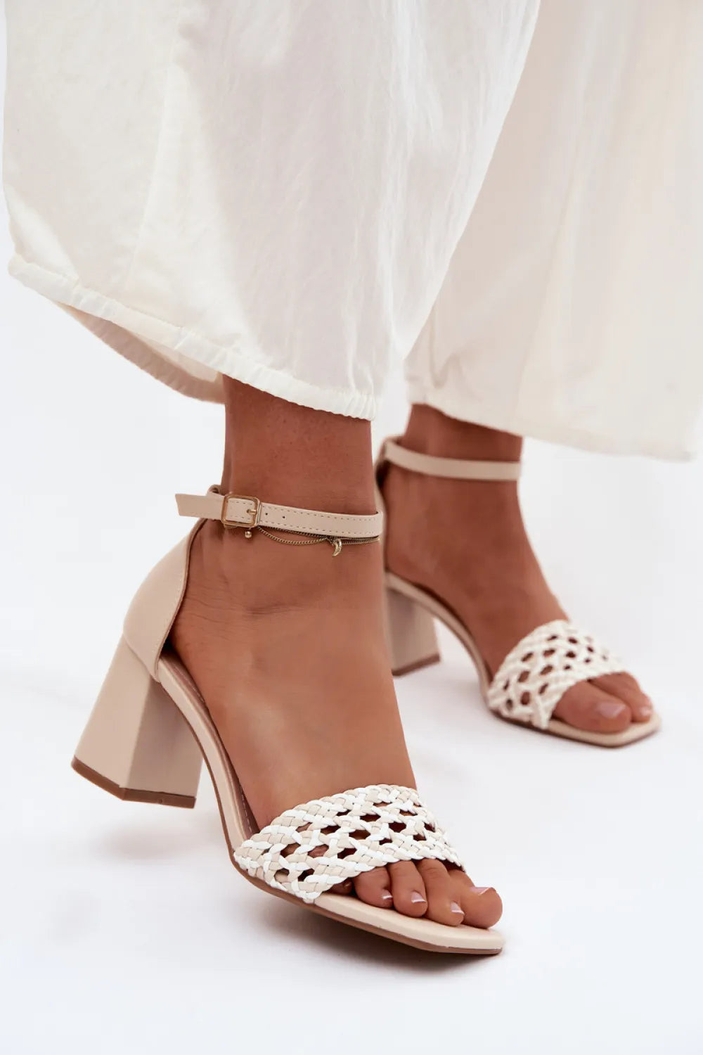 Basutės su kulnu, modelis 227455 Step in style